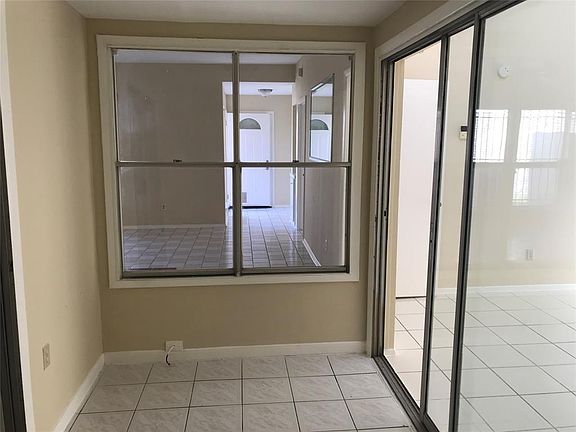 4th image of 4327 Willow Beach Dr