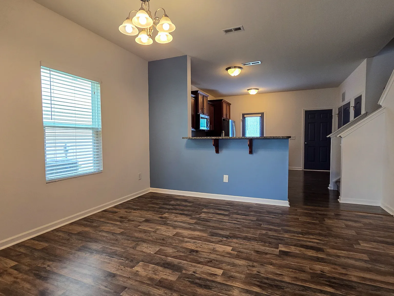 3 bed, 2.5 bath, 1546 sqft, $1,850 — Photo 3