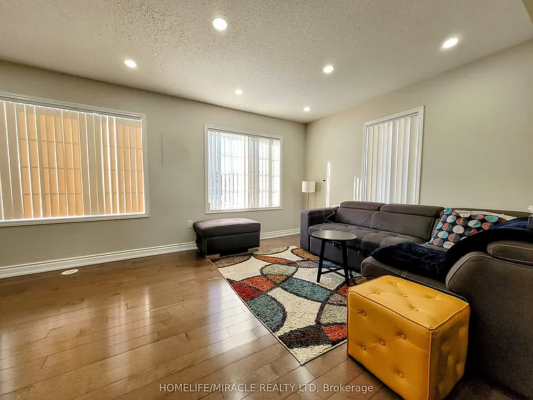 34 Donomore Dr — Photo 10