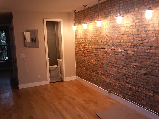 Rented by Big Square Realty LLC | media 2