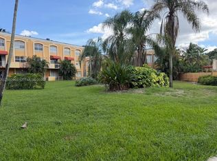 Venetian Graden Country, Hialeah, FL 33015