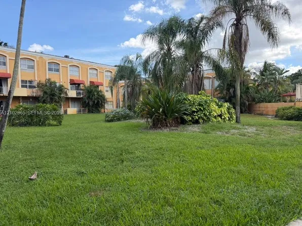 18111 NW 68th Ave APT F210, Hialeah, FL 33015