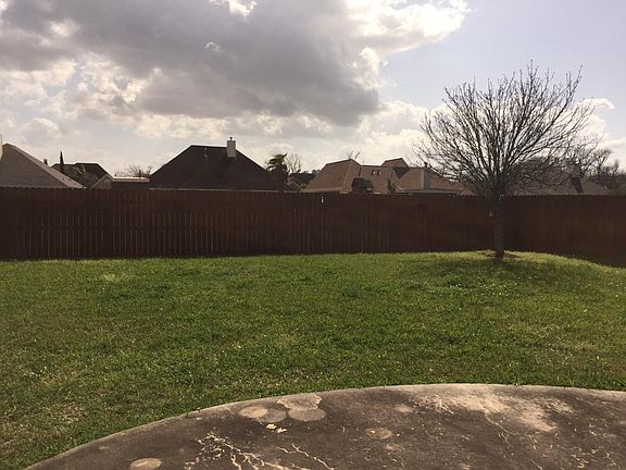 3rd image of 109 Blue Bird Ct