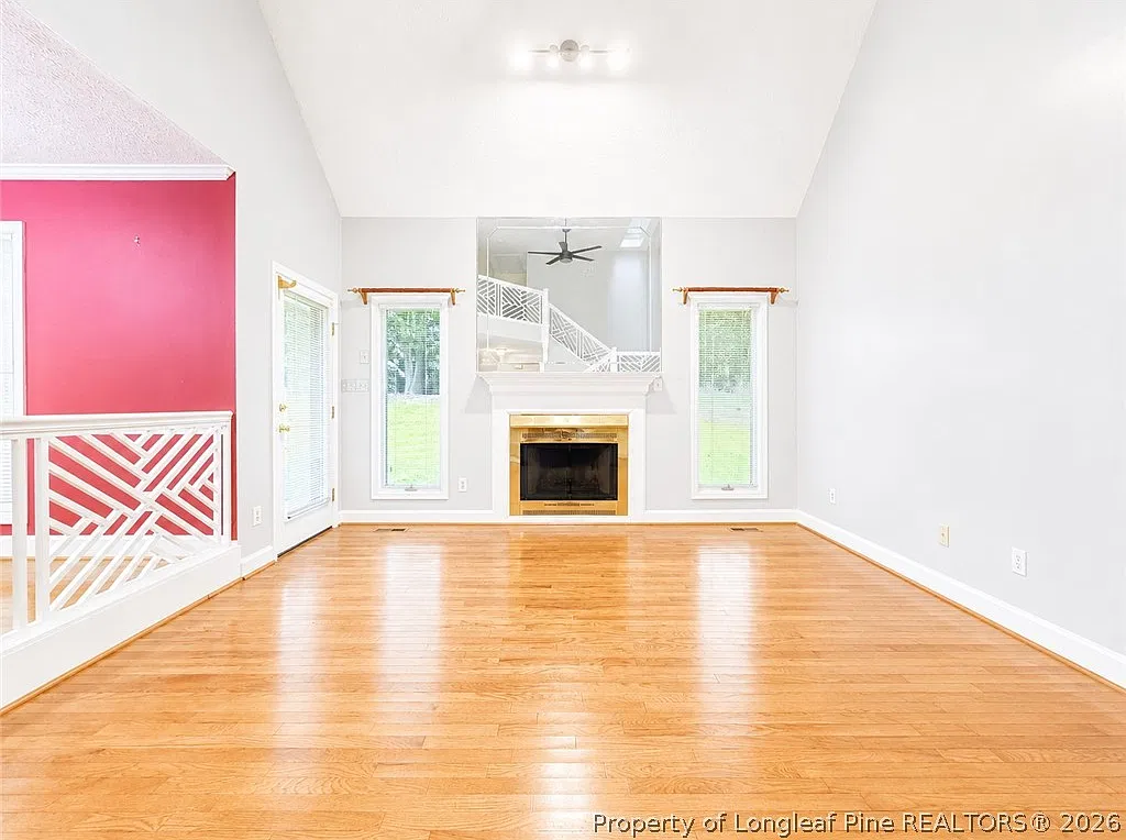 3 bed, 2.5 bath, 2019 sqft, $1,900 — Photo 3