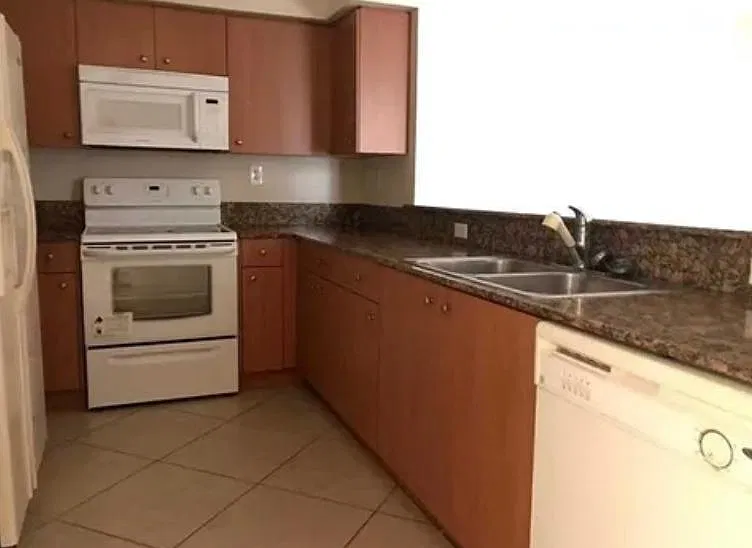 3 bed, 2.5 bath, 1500 sqft, $2,550 — Photo 2