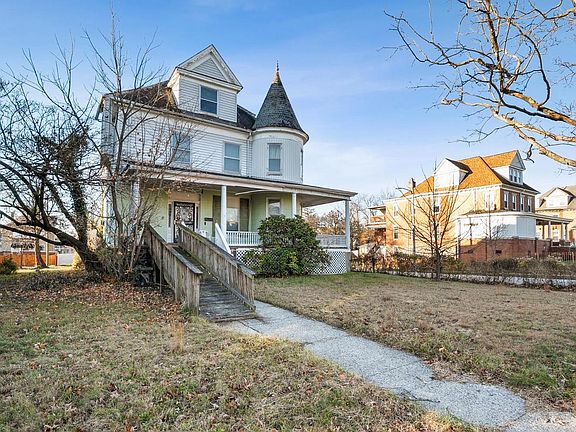 3rd image of 4313 Maine Ave