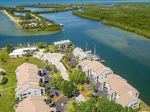2nd image of 813 Bahia Del Sol Dr Unit A