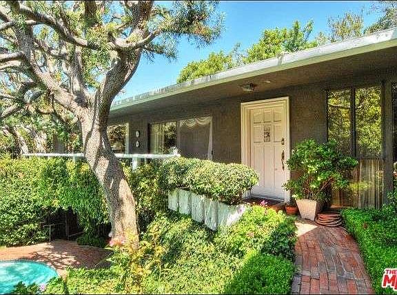 5th image of 1746 Mandeville Ln