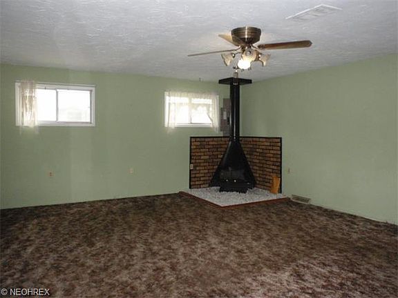 4th image of 146 Larkmont Dr