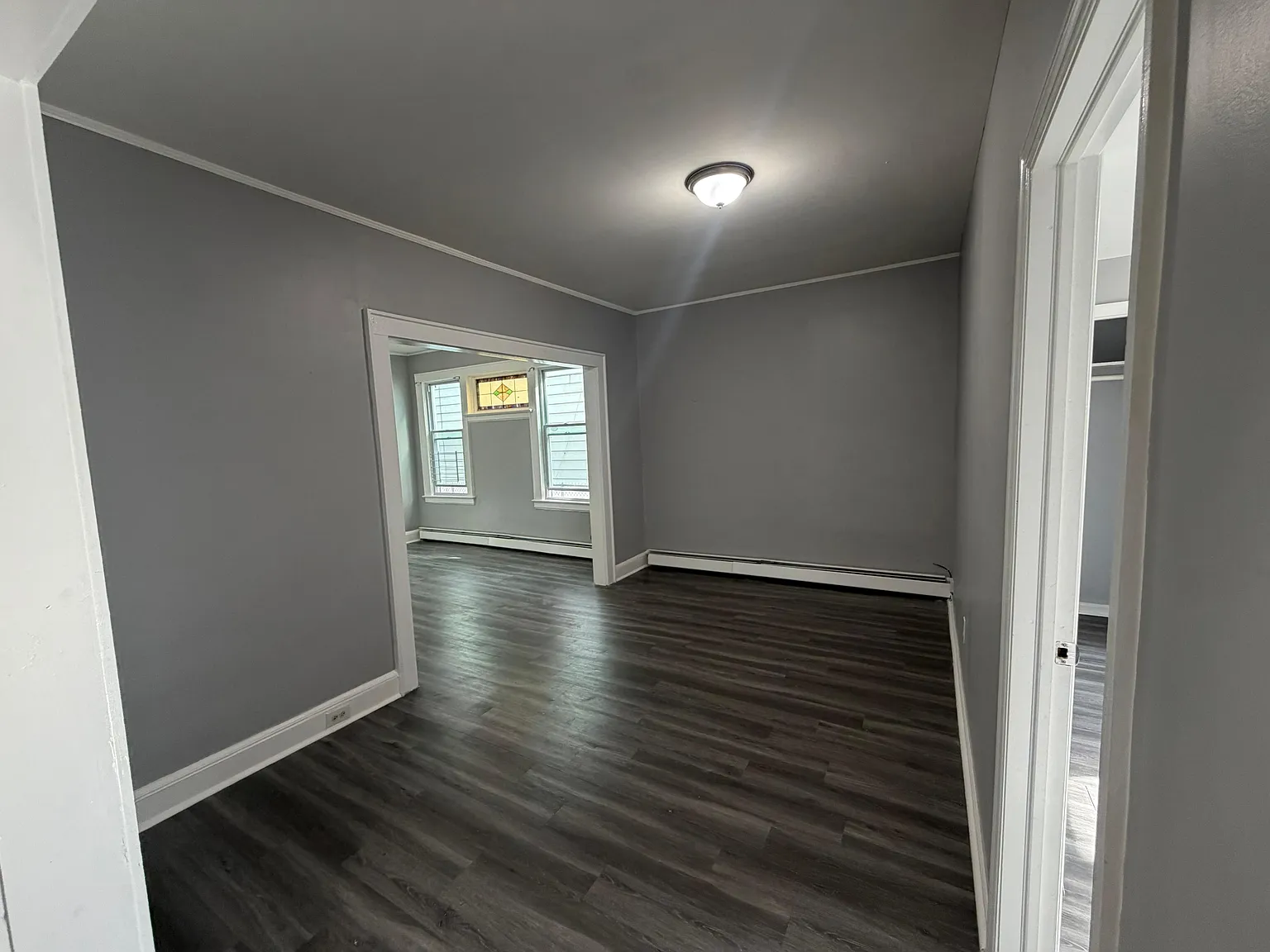 3 bed, 2400 sqft, $2,200 — Photo 4