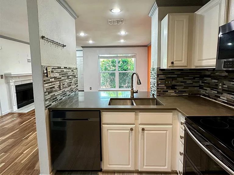 2018 W Rundberg Ln #5B — Photo 10