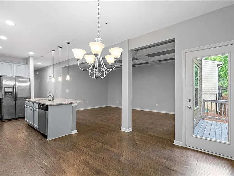 113 Oakview Psge #1 — Photo 4