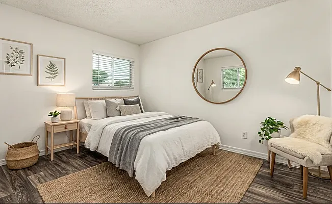 2 bed, 2.0 bath, 950 sqft, $1,399 — Photo 2