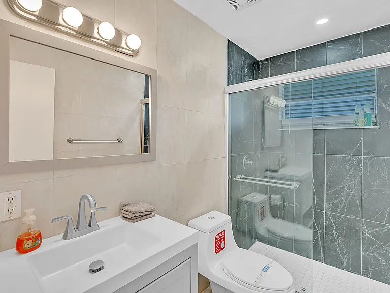 2121 McKinley St #2 — Photo 13