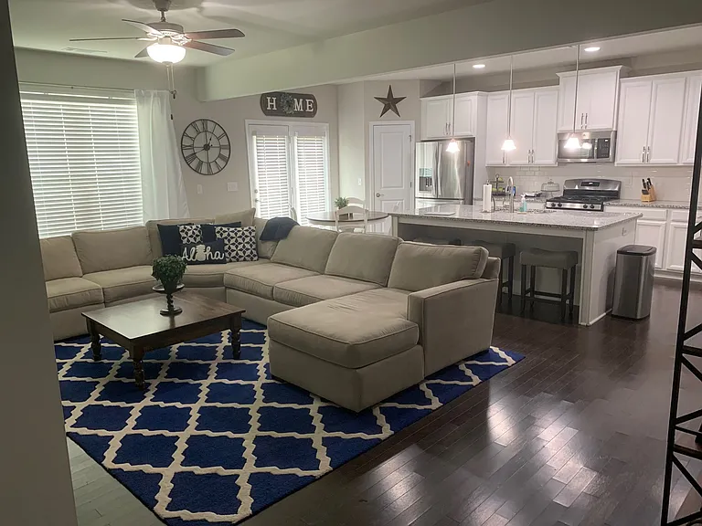 4740 Frontier Dr — Photo 3