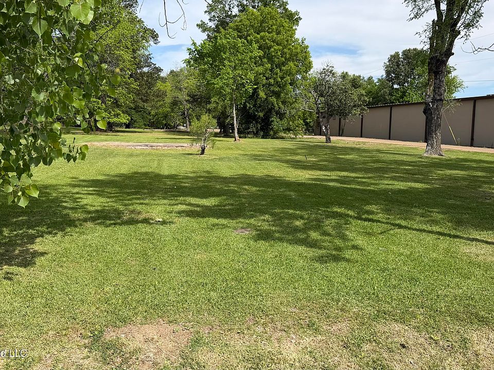 2nd image of 368 W 4th St