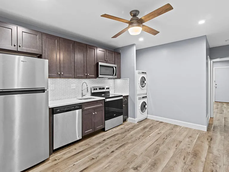 418 S 15th St #1F — Photo 6