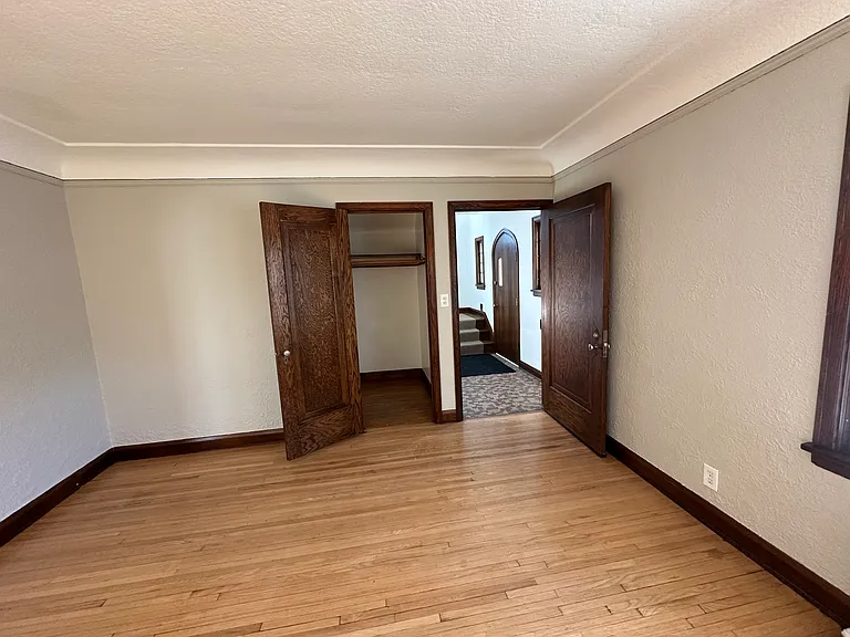 2925 Glenhurst Ave S #1 — Photo 6