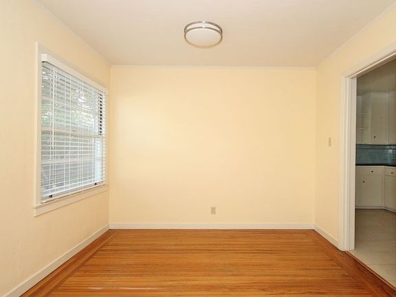 3rd image of 1473 Miramonte Ave Unit 9
