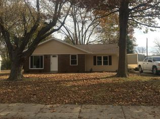 1636 Evandale Dr, Decatur, IL 62526