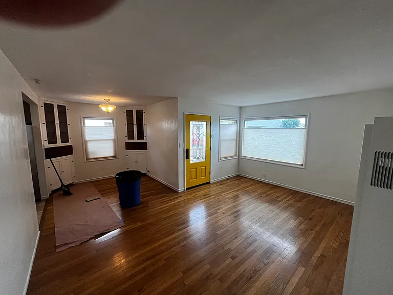 2727 Gaynor Ave — Photo 5