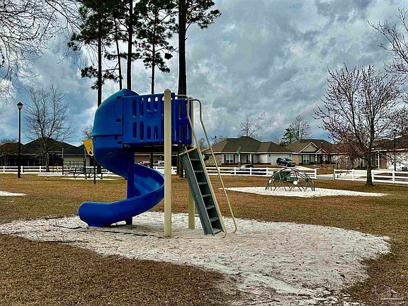 4th image of 2305 Bur Oak Dr
