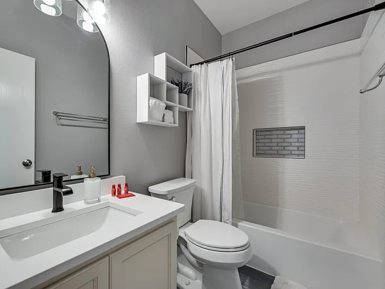 Furlong Dr — Photo 16