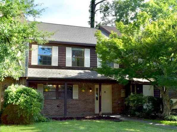 102 Brookwood Ln, Hattiesburg, MS 39401