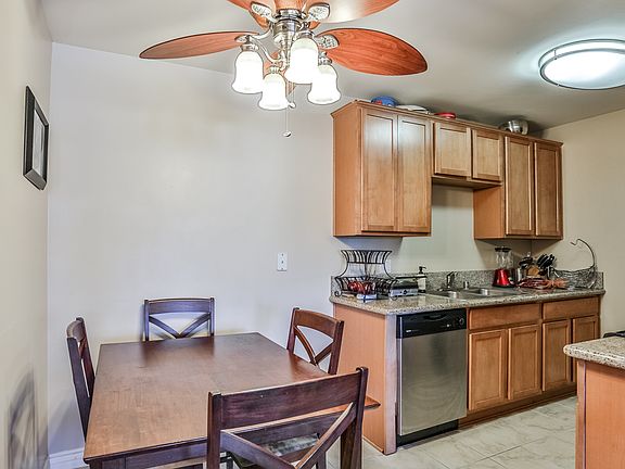 5th image of 1386 E Madison Ave Unit 23