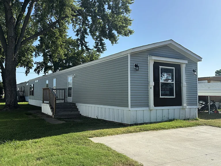 Midway MHC — Photo 17