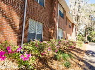 130 NW 9th Ter #104, Gainesville, FL 32601