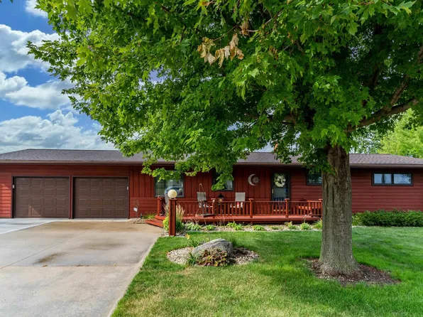 309 E H Ave, Grundy Center, IA 50638
