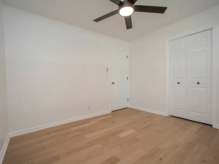 11802 Robindale Rd — Photo 27