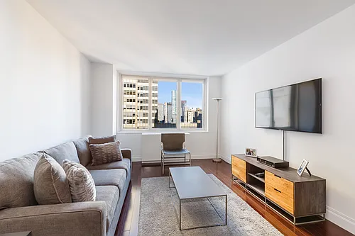 212 E 47th St #27A Photo 1