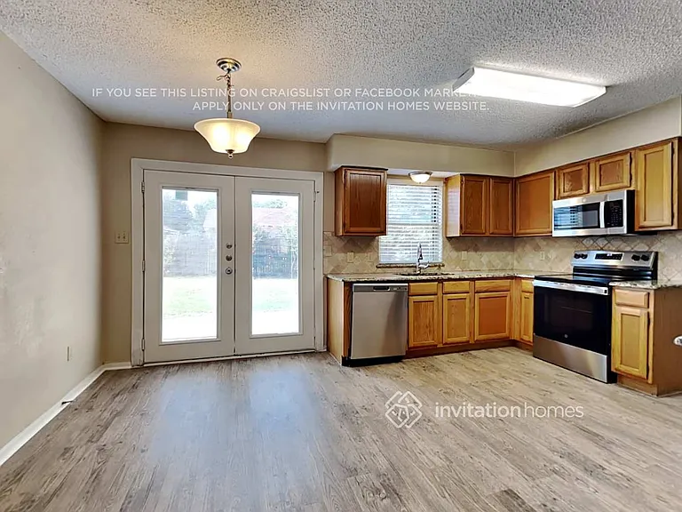 2614 Remmington Dr — Photo 9