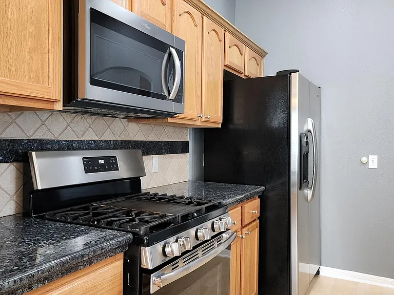 717 Sheraton Ave — Photo 17