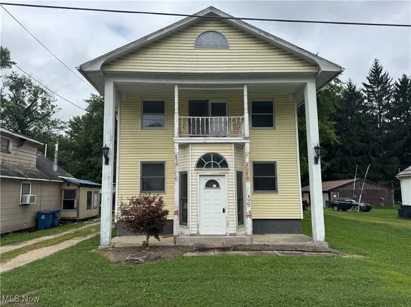 245 Diehl Rd S, Leavittsburg, OH 44430