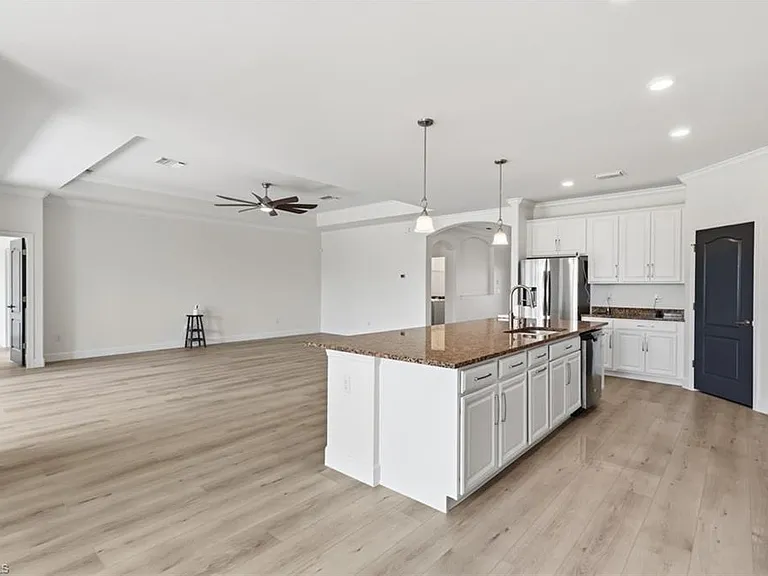 2290 Vermont Ln — Photo 8