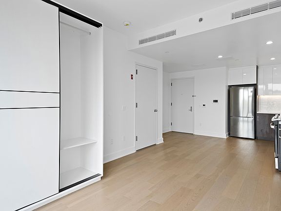 5th image of 50-11 Queens Blvd #609