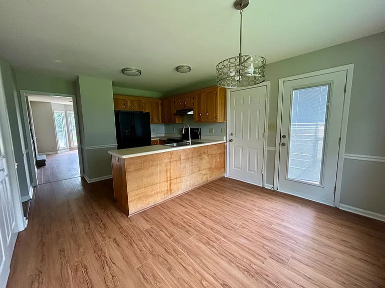 1225 Cobblestone Ln — Photo 12