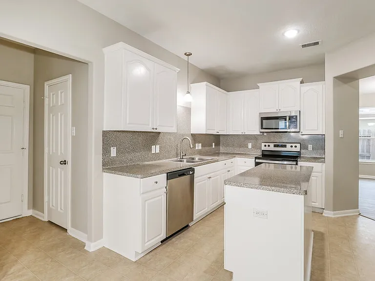 999 Arbor Way — Photo 9