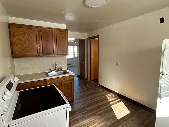 4th image of 28 Shelby St #2