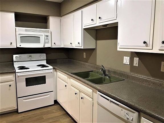 4th image of 13157 Clarewood Dr