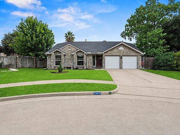 3rd image of 2418 Pebbledowne Cir