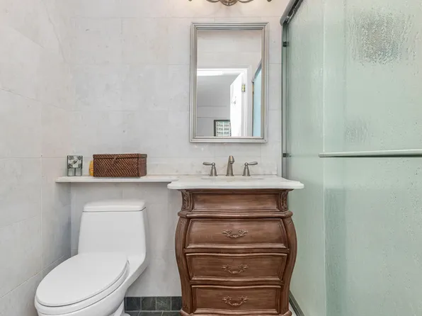 400 East 56th Street image 7 of 16