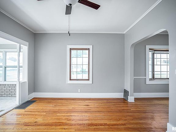 5th image of 2156 W Pleasant St