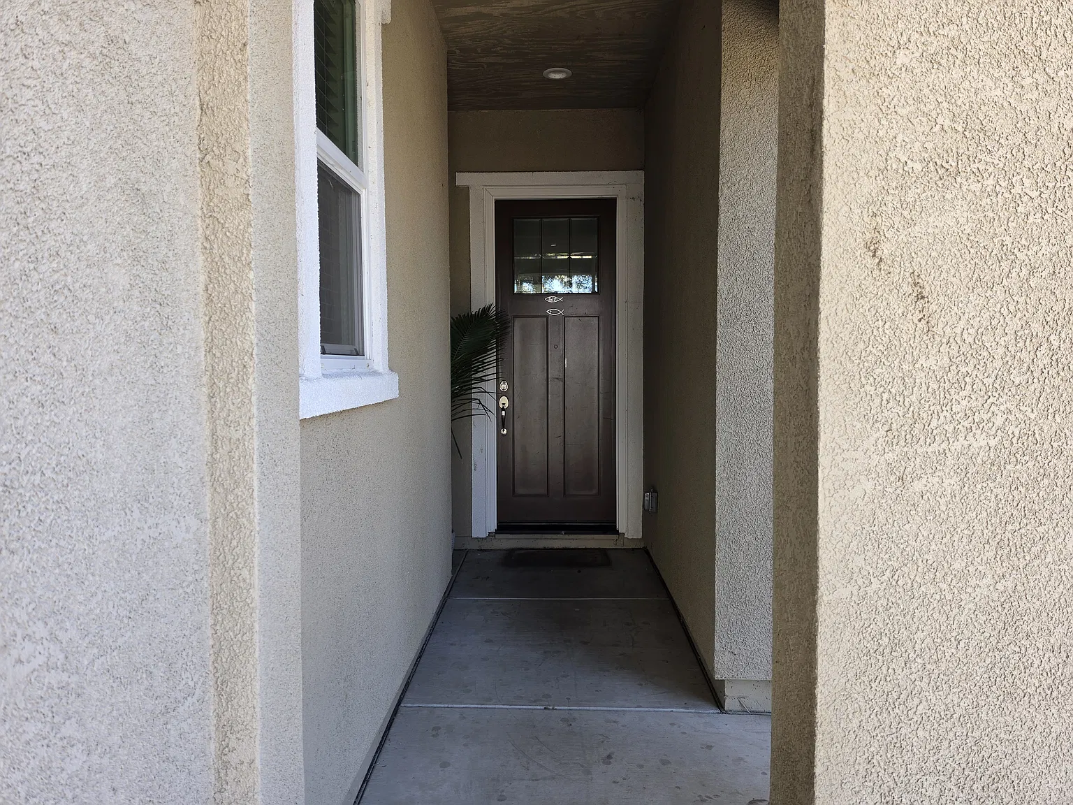 4 bed, 2500 sqft, $2,900 — Photo 3