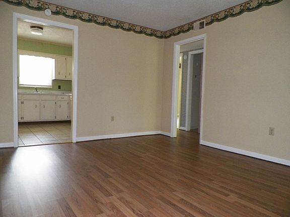3rd image of 111 Hill St