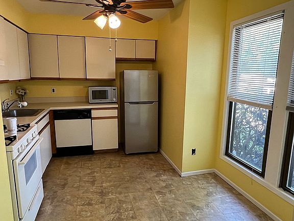 3rd image of 7 Cypress Ct