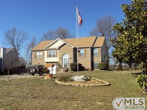 2nd image of 3522 Clearwater Dr